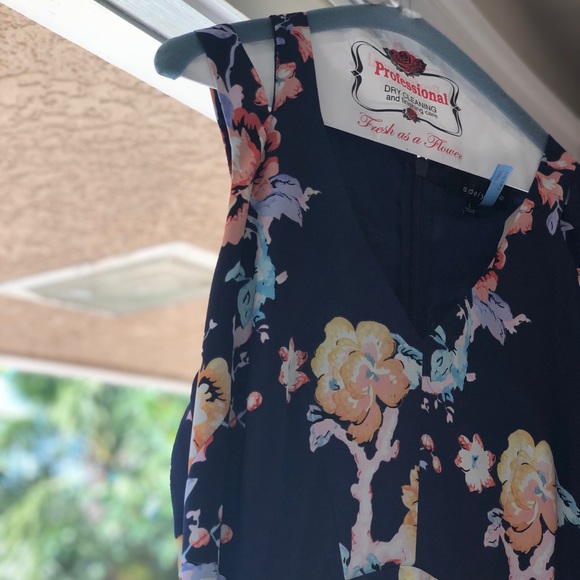 Flower dress. - Picture 2 of 4